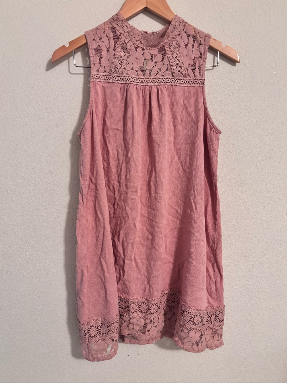 Xhilaration Dusty Rose Lace Yoke Sleeveless Dress